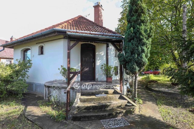 Eladó családi ház, Debrecenben 94.5 M Ft, 1+3 szobás