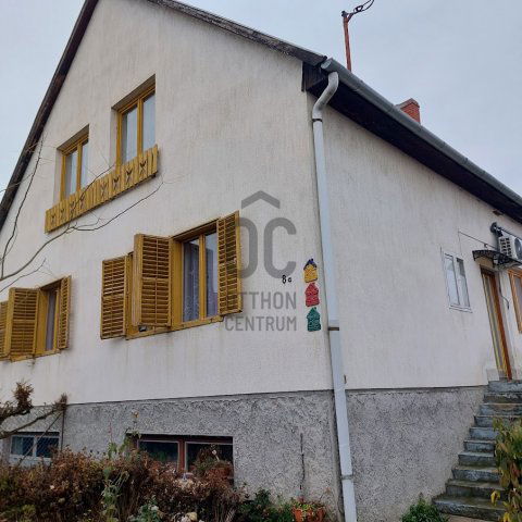 Eladó családi ház, Enyingen 59.9 M Ft, 8 szobás