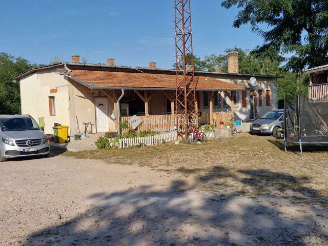 Eladó mezogazdasagi ingatlan, Kocséren 130 M Ft, 3 szobás