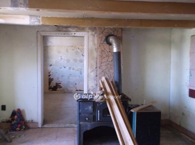 Eladó családi ház, Gyöngyöstarjánon 4.9 M Ft, 2 szobás