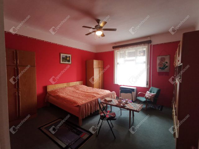 Eladó családi ház, Segesden 20 M Ft, 4 szobás
