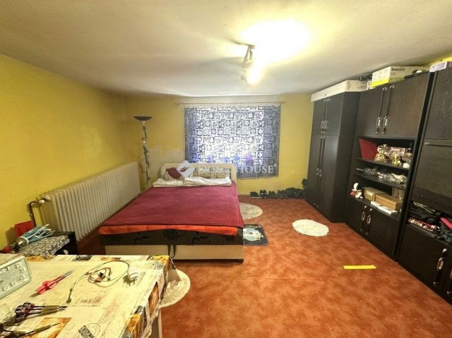 Eladó családi ház, Izsákon 17.9 M Ft, 2 szobás