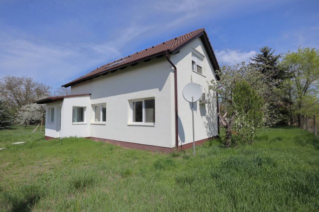 Eladó családi ház, Szegeden 67.8 M Ft, 3 szobás