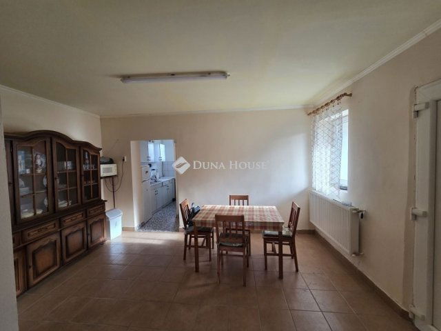 Eladó családi ház, Zsámbokon 37.9 M Ft, 1 szobás