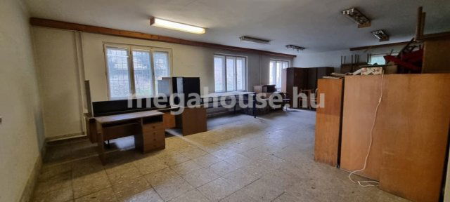 Eladó ipari ingatlan, Váchartyánon 110 M Ft
