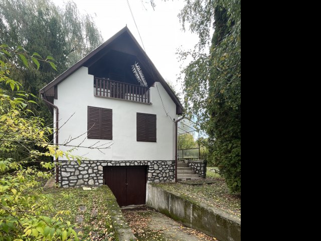 Eladó nyaraló, Varbón 13.5 M Ft, 2 szobás / költözzbe.hu