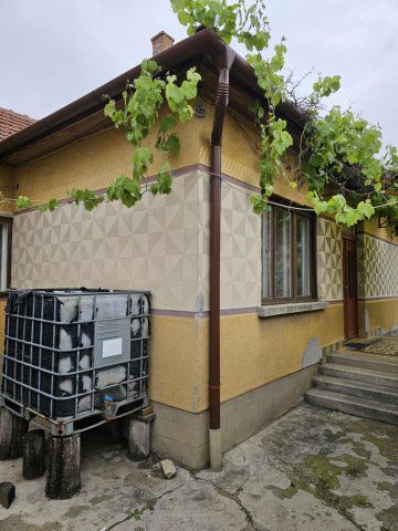 Eladó családi ház, Szolnokon 32.9 M Ft, 3 szobás