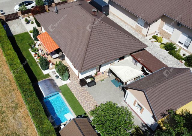 Eladó családi ház, Siófokon 159.9 M Ft, 4 szobás