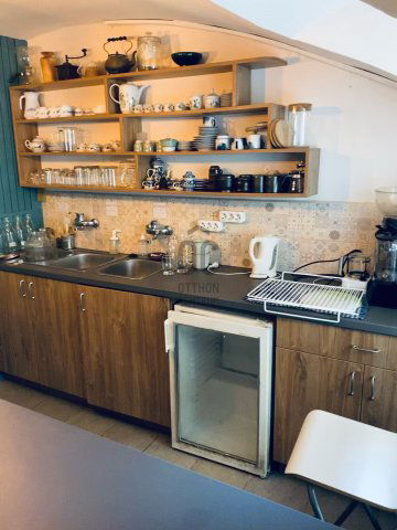 Eladó üzlethelyiség, Budapesten, XII. kerületben 85 M Ft