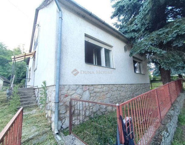 Eladó családi ház, Hőgyészen 17.5 M Ft, 3 szobás