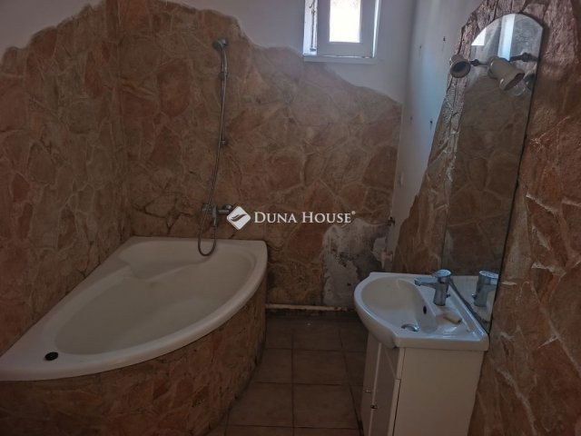 Eladó családi ház, Bicsérden 69 M Ft, 5 szobás