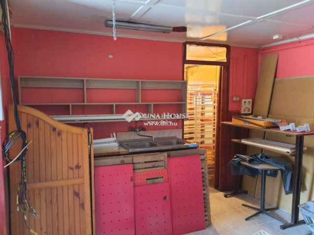 Eladó üzlethelyiség, Komlón 15 M Ft / költözzbe.hu