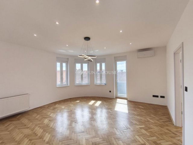 Eladó téglalakás, Pécsett 123 M Ft, 4 szobás