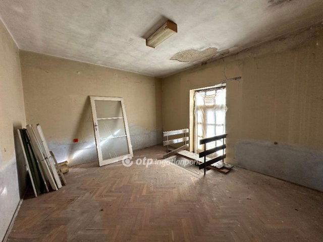 Eladó családi ház, Sombereken 14.9 M Ft, 4+1 szobás