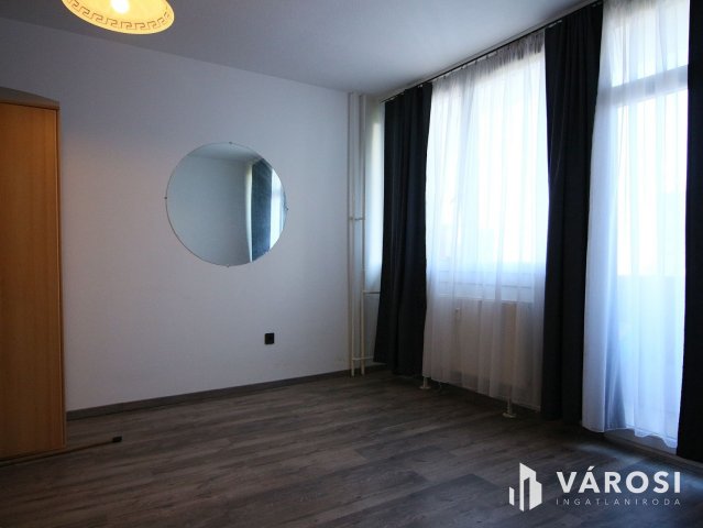 Eladó panellakás, Nagykanizsán 27.7 M Ft, 2+1 szobás