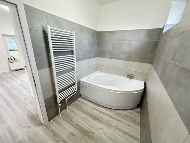 Eladó családi ház, Nagykőrösön 99 M Ft, 5 szobás