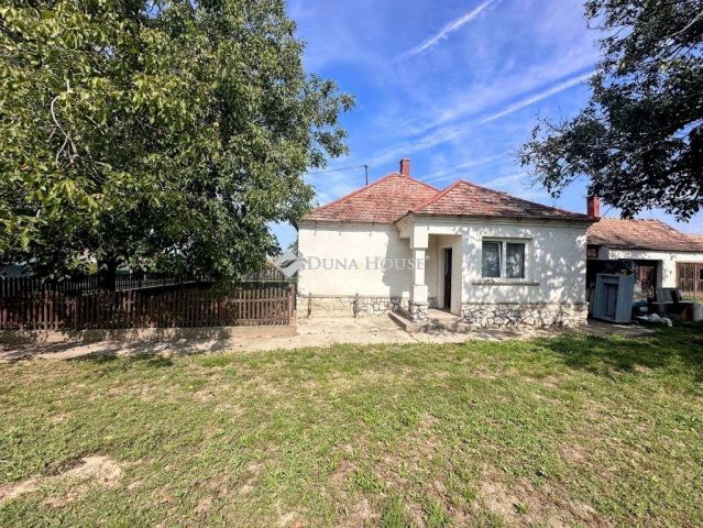 Eladó nyaraló, Gyömörén 44 M Ft, 2 szobás