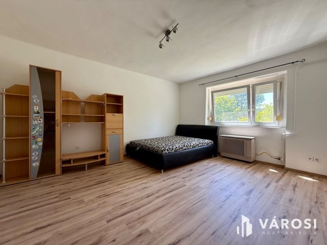 Eladó téglalakás, Salgótarjánban 13.2 M Ft, 1 szobás