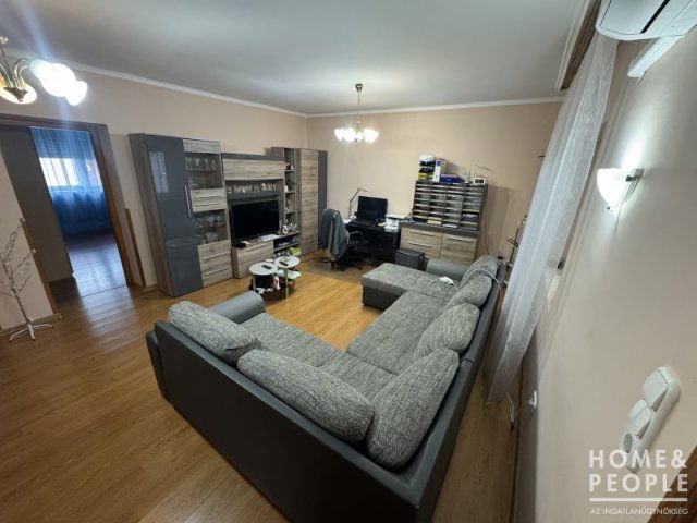 Eladó családi ház, Makón 65 M Ft, 4 szobás