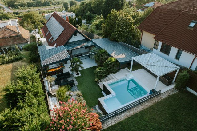Eladó iroda, Budapesten, III. kerületben 302.055 M Ft, 8 szobás