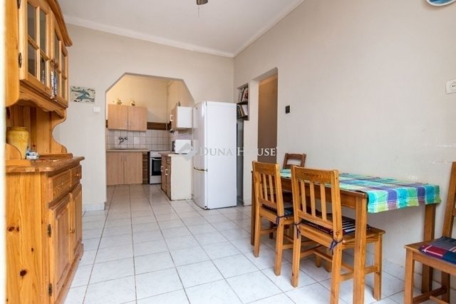 Eladó családi ház, Szigetszentmiklóson 85 M Ft, 6 szobás