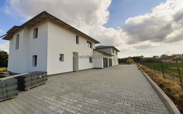 Eladó ikerház, Vecsésen 119 M Ft, 5+1 szobás