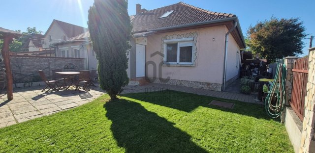 Eladó családi ház, Siófokon 69.9 M Ft, 4 szobás