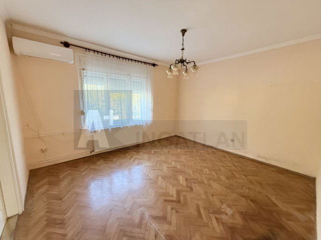 Eladó családi ház, Szegeden 85.9 M Ft, 5 szobás
