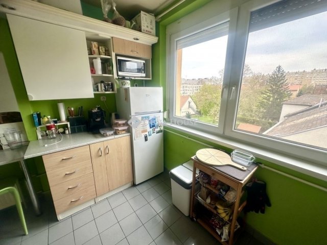 Eladó téglalakás, Budapesten, III. kerületben 64.9 M Ft