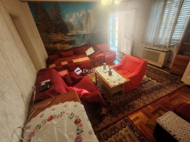 Eladó családi ház, Úrin 46.9 M Ft, 4 szobás