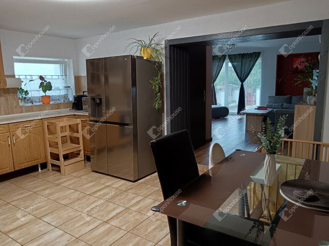 Eladó családi ház, Romándon 52.9 M Ft, 3 szobás