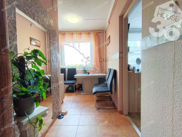 Eladó panellakás, Kecskeméten 47.5 M Ft, 2 szobás