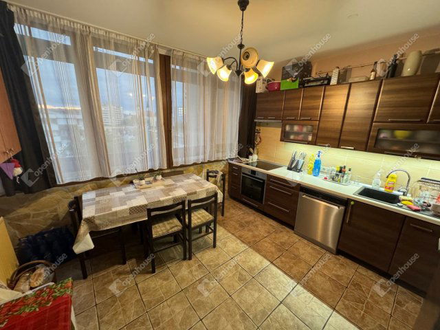 Eladó téglalakás, Zalaegerszegen 37.8 M Ft, 3 szobás