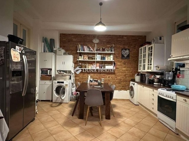 Eladó téglalakás, Budapesten, II. kerületben 134.9 M Ft