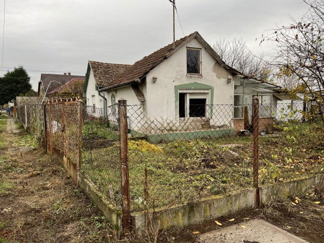 Eladó családi ház, Debrecenben 32.9 M Ft, 2 szobás