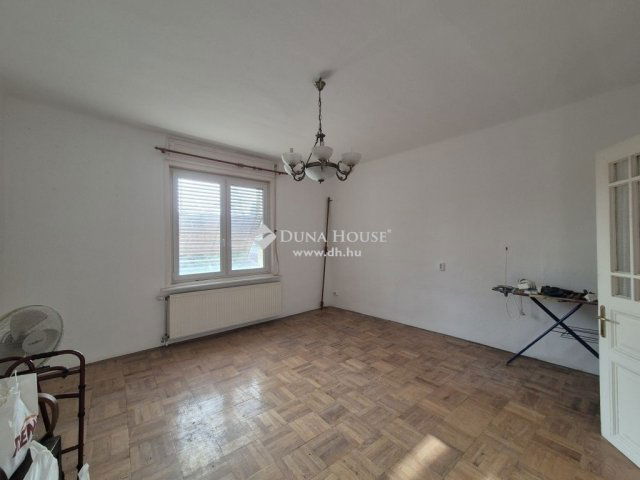Eladó családi ház, Ürömön 79.9 M Ft, 3 szobás