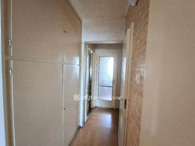 Eladó panellakás, Budapesten, III. kerületben 85 M Ft, 1+2 szobás