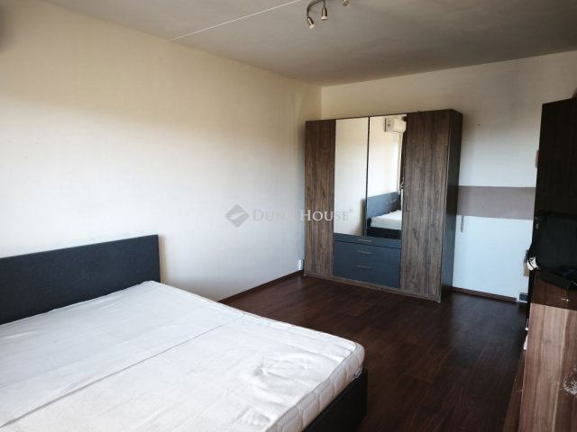 Eladó panellakás, Szombathelyen 41.99 M Ft, 3 szobás