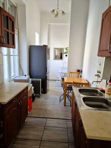 Eladó téglalakás, Budapesten, XIII. kerületben, Váci úton