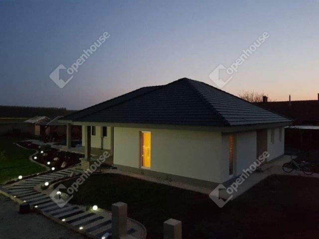 Eladó családi ház, Zalaegerszegen 42 M Ft, 3 szobás