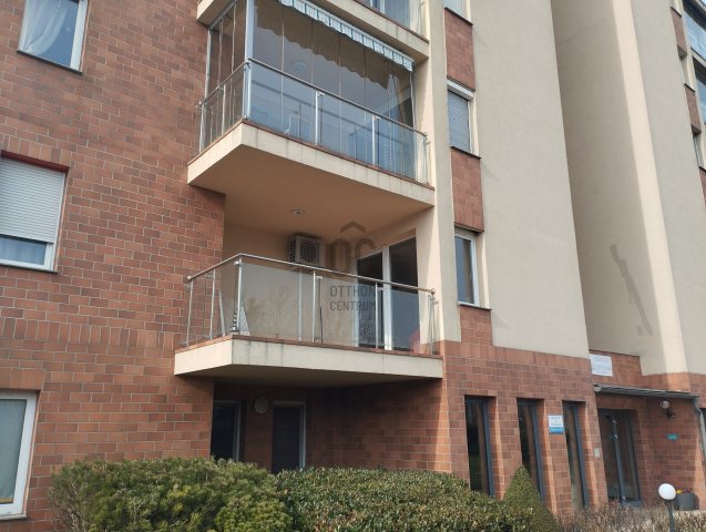 Eladó téglalakás, Siófokon 58.9 M Ft, 1 szobás