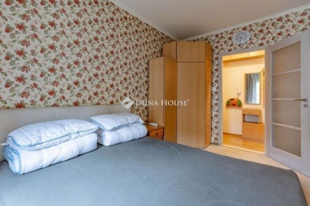 Eladó panellakás, Budapesten, XI. kerületben 96 M Ft, 4 szobás