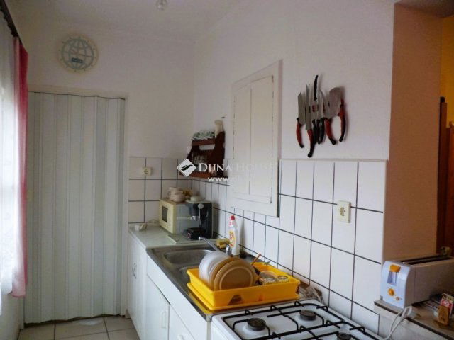 Eladó családi ház, Velencén 39.9 M Ft, 2 szobás