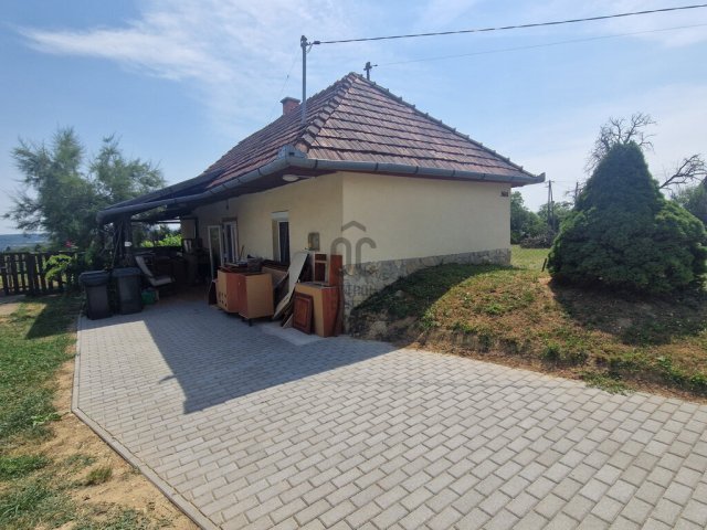 Eladó családi ház, Zalaegerszegen 15 M Ft, 3 szobás