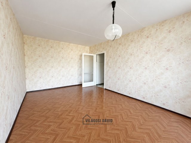 Eladó panellakás, Debrecenben 49.9 M Ft, 2 szobás