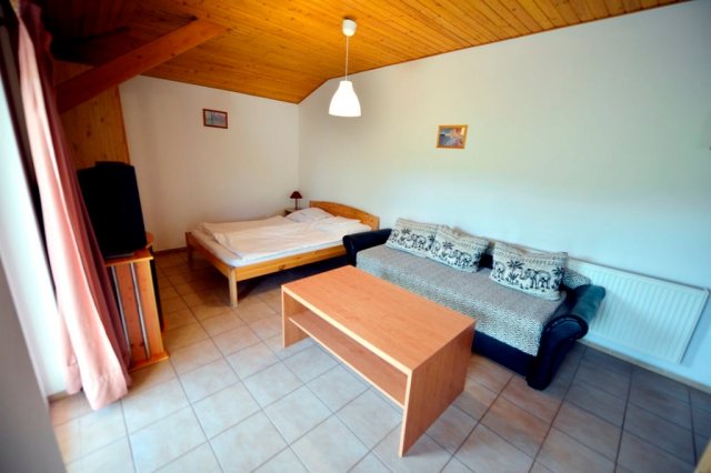 Eladó családi ház, Nagymányokon 64.9 M Ft, 5 szobás