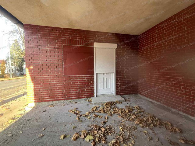 Eladó üzlethelyiség, Tatabányán 15.5 M Ft, 2 szobás