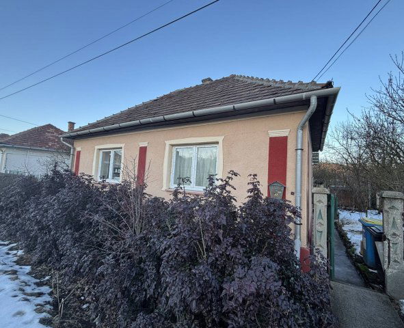 Eladó családi ház, Kurityánon 15.8 M Ft, 2+1 szobás