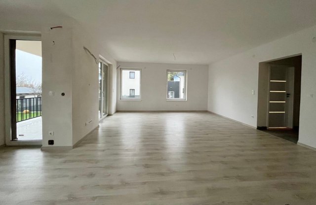 Eladó iroda, Szadán 69.9 M Ft, 2 szobás / költözzbe.hu