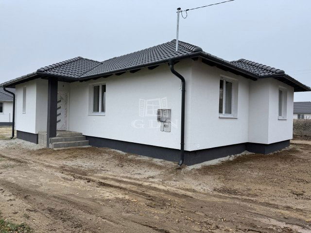 Eladó családi ház, Sülysápon 78 M Ft, 4 szobás